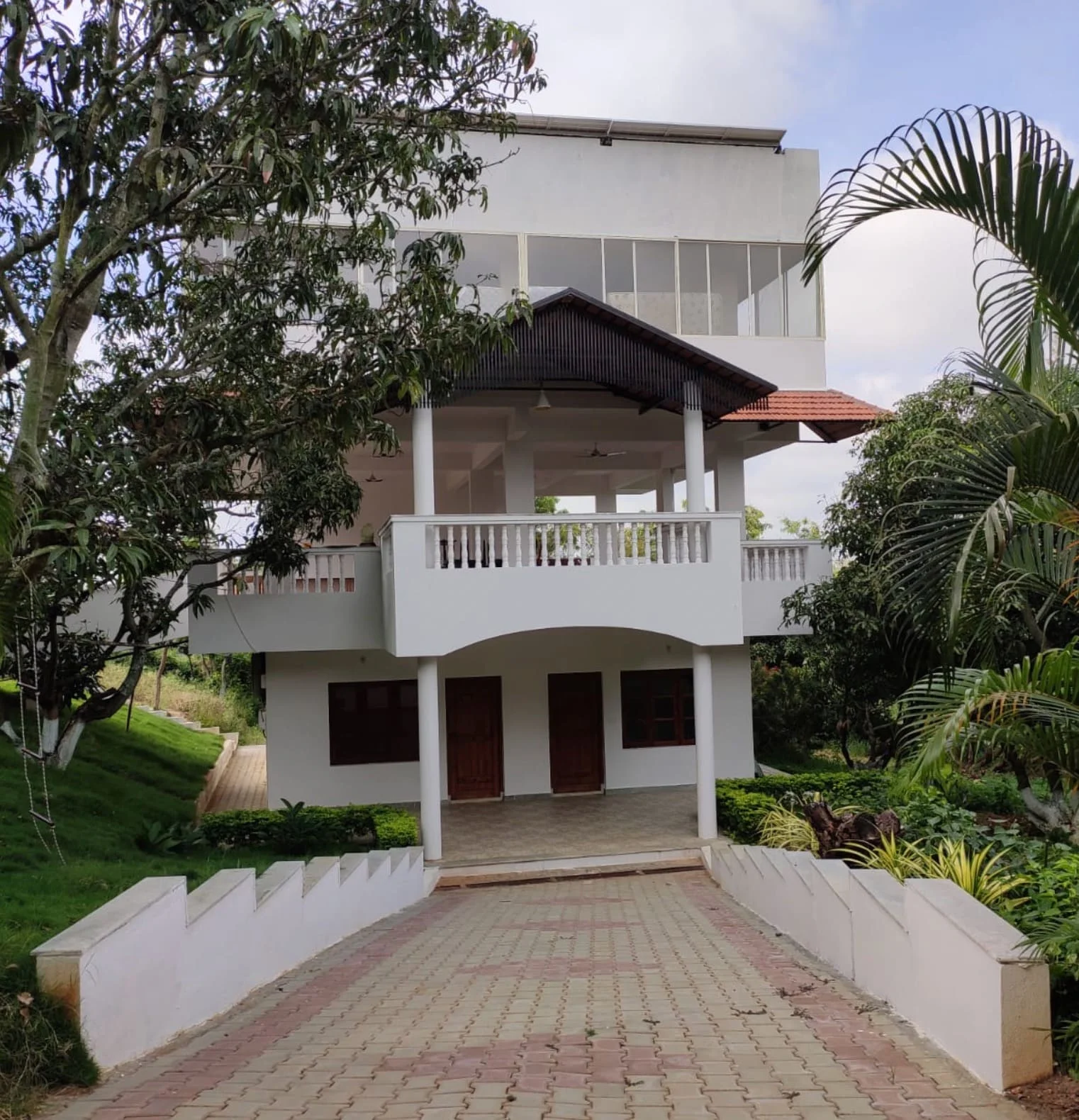 Modern Living in Resort Houses